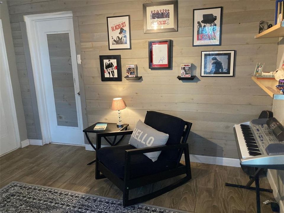 For Sale: $320,000 (3 beds, 1 baths, 1147 Square Feet)