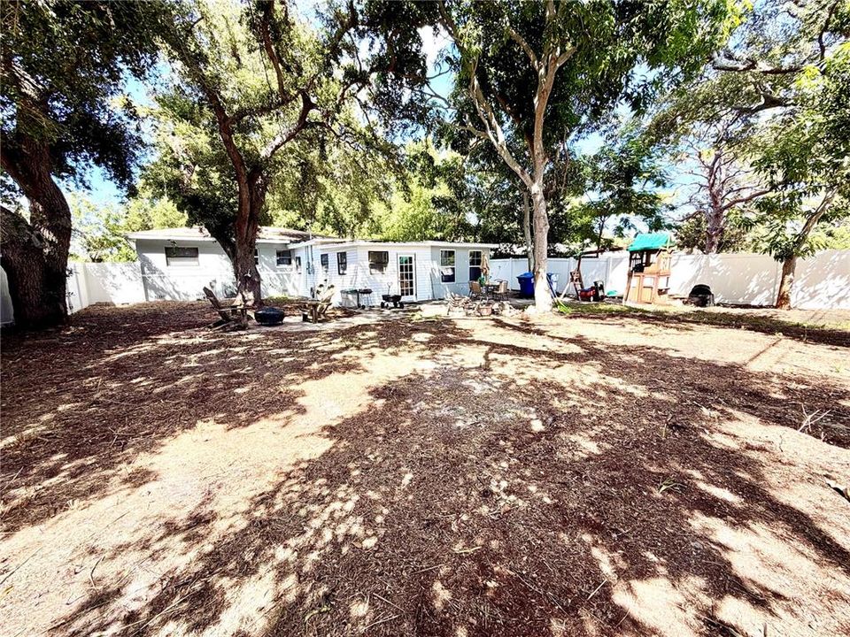 For Sale: $320,000 (3 beds, 1 baths, 1147 Square Feet)