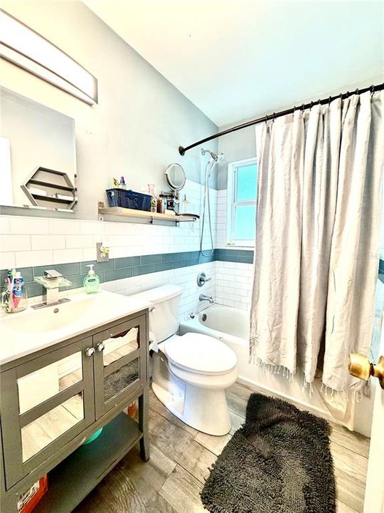 For Sale: $320,000 (3 beds, 1 baths, 1147 Square Feet)