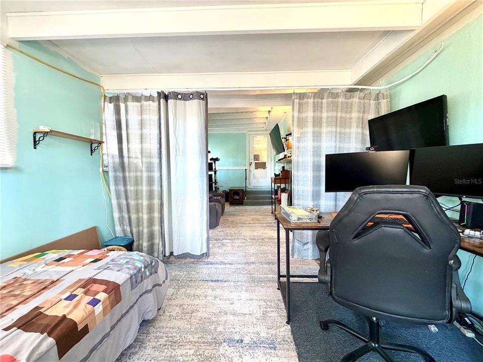 For Sale: $320,000 (3 beds, 1 baths, 1147 Square Feet)