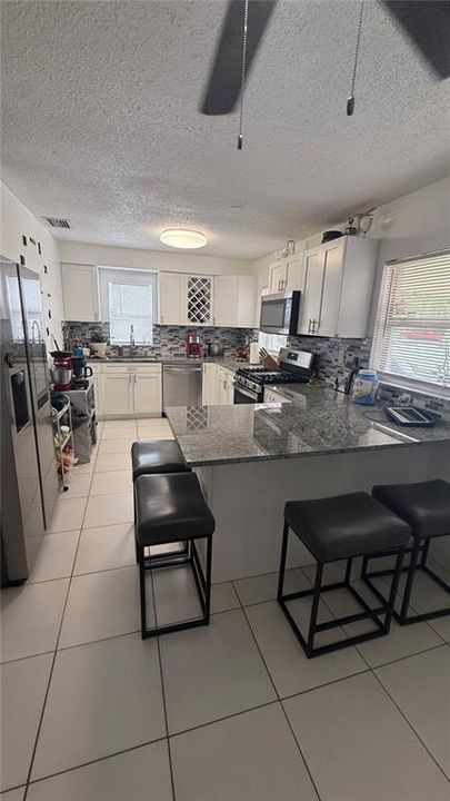 На продажу: $409,999 (4 спален, 3 ванн, 2102 Квадратных фут)