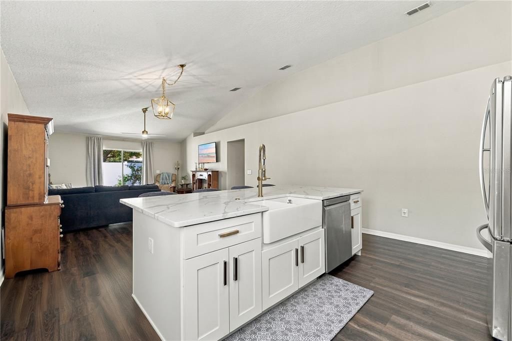 For Sale: $375,000 (4 beds, 2 baths, 1974 Square Feet)