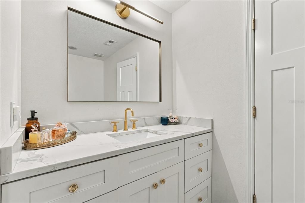 For Sale: $375,000 (4 beds, 2 baths, 1974 Square Feet)