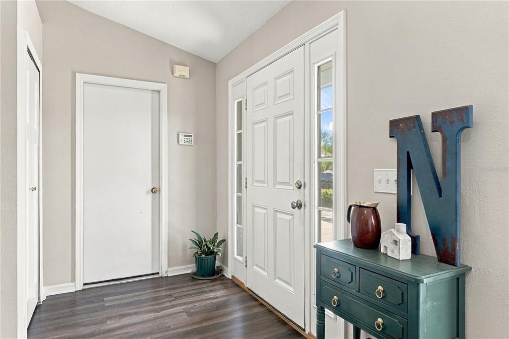 For Sale: $375,000 (4 beds, 2 baths, 1974 Square Feet)