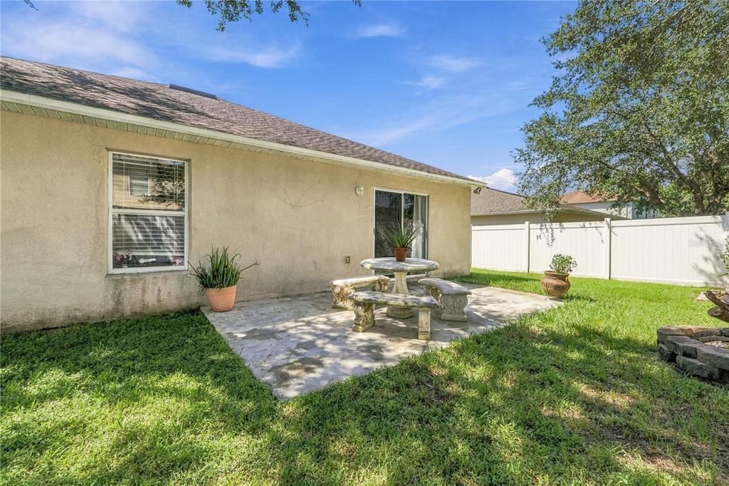 For Sale: $375,000 (4 beds, 2 baths, 1974 Square Feet)