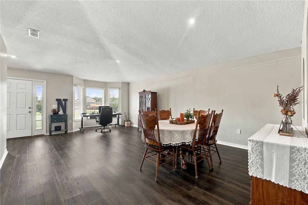 For Sale: $375,000 (4 beds, 2 baths, 1974 Square Feet)