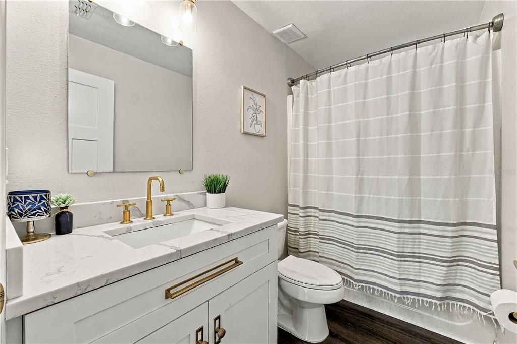 For Sale: $375,000 (4 beds, 2 baths, 1974 Square Feet)