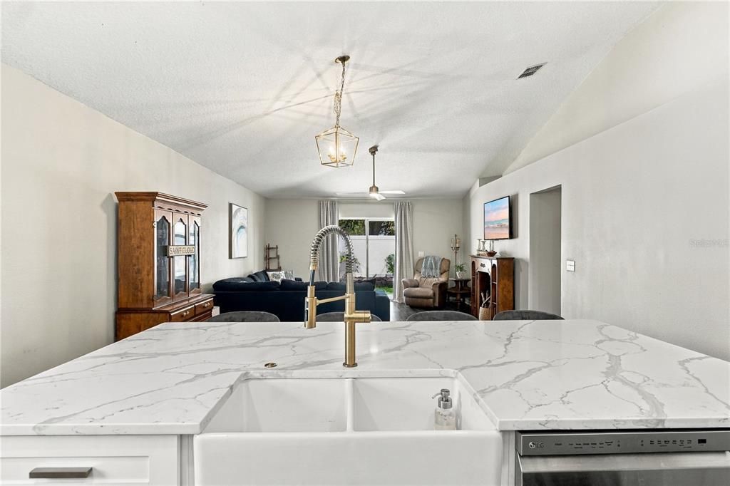 For Sale: $375,000 (4 beds, 2 baths, 1974 Square Feet)