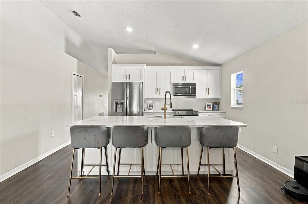 For Sale: $375,000 (4 beds, 2 baths, 1974 Square Feet)