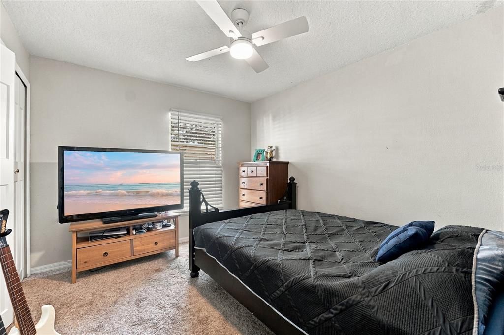 For Sale: $375,000 (4 beds, 2 baths, 1974 Square Feet)