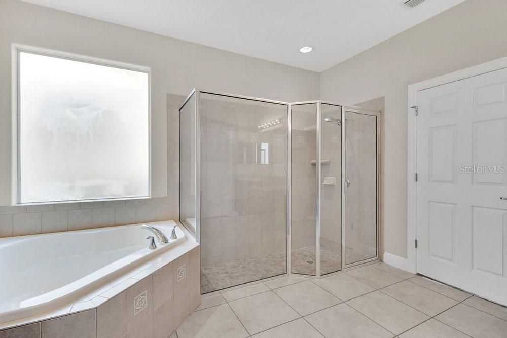 For Sale: $625,000 (4 beds, 3 baths, 3219 Square Feet)