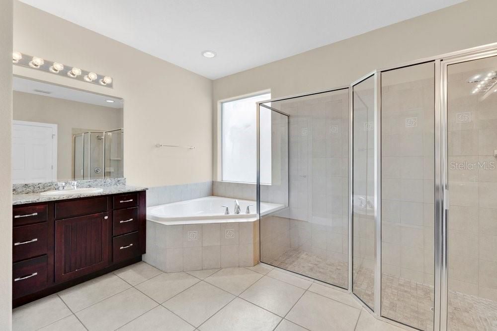For Sale: $625,000 (4 beds, 3 baths, 3219 Square Feet)