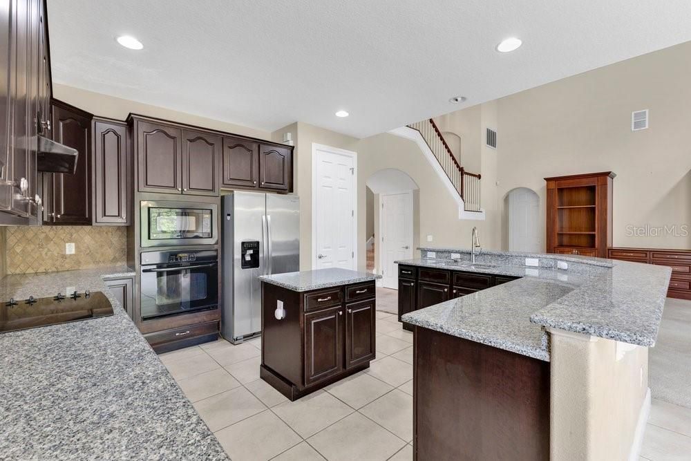For Sale: $625,000 (4 beds, 3 baths, 3219 Square Feet)