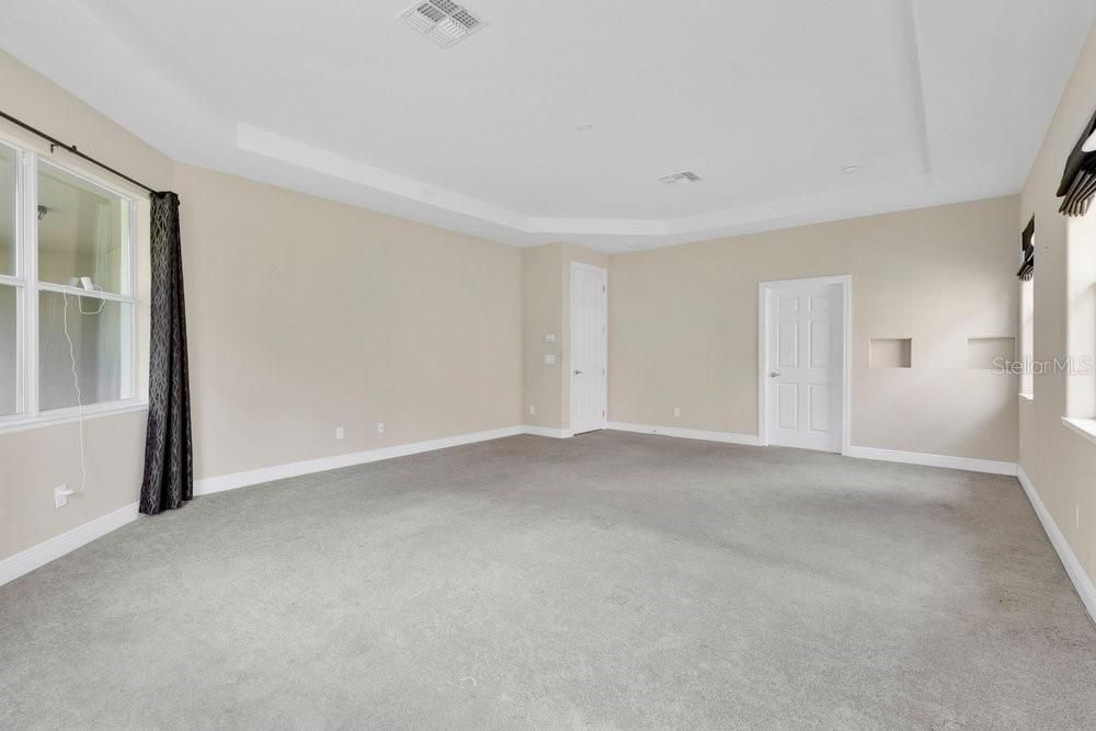 For Sale: $625,000 (4 beds, 3 baths, 3219 Square Feet)