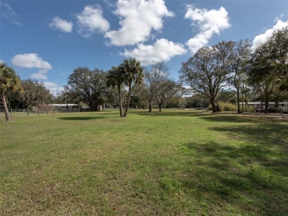 待售: $639,000 (5.07 acres)