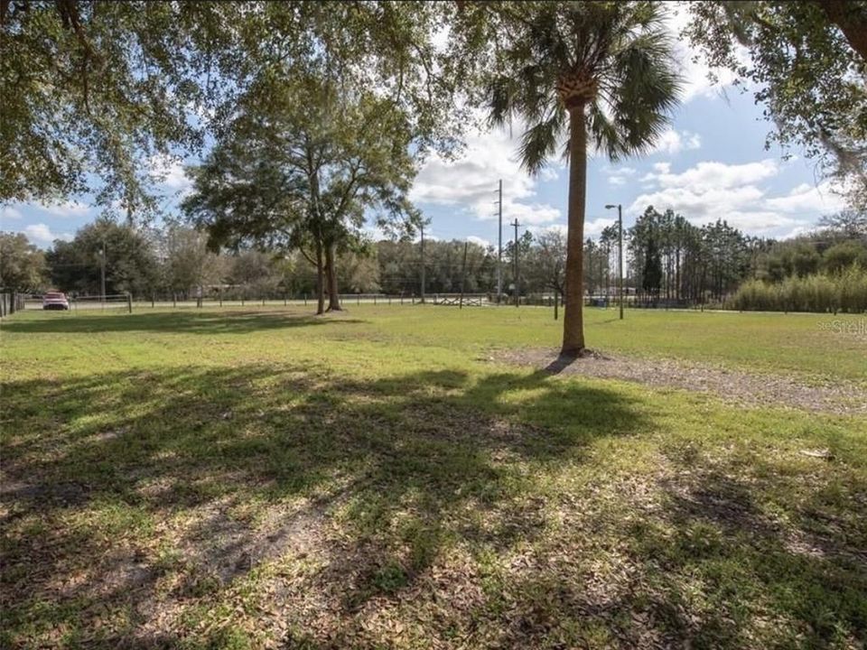 待售: $639,000 (5.07 acres)
