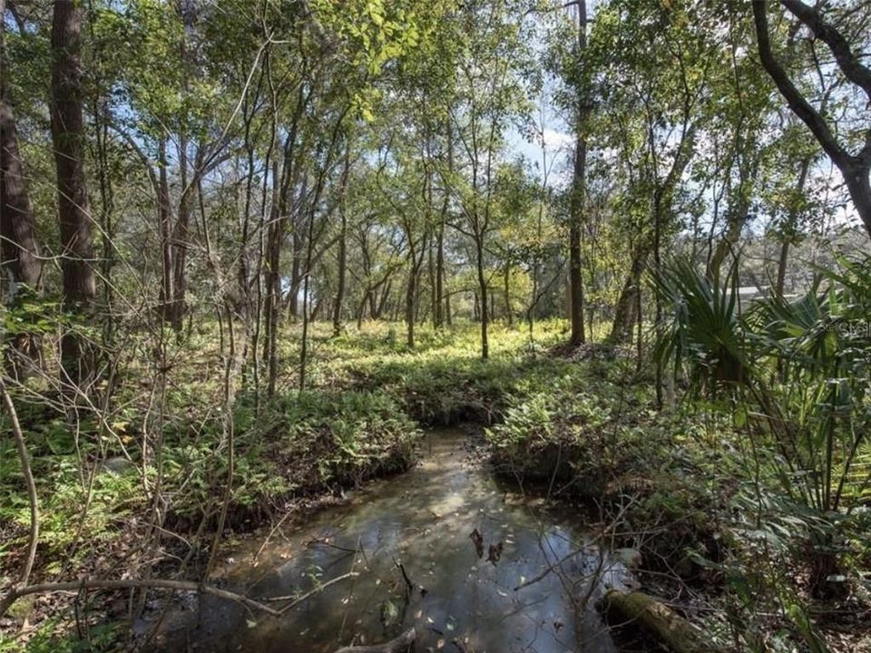 待售: $639,000 (5.07 acres)