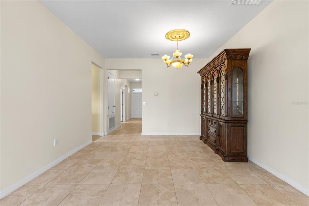 For Sale: $335,000 (3 beds, 2 baths, 1818 Square Feet)