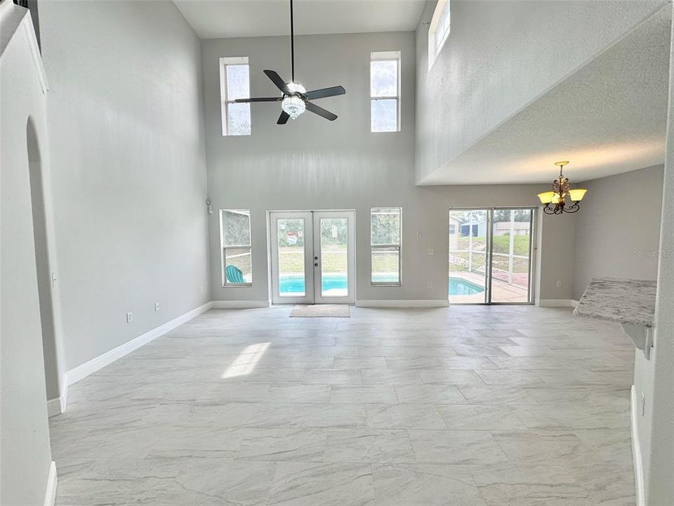For Rent: $2,300 (4 beds, 2 baths, 2007 Square Feet)
