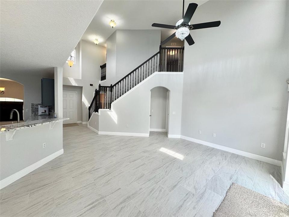 For Rent: $2,300 (4 beds, 2 baths, 2007 Square Feet)