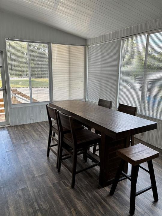 For Sale: $140,000 (2 beds, 2 baths, 792 Square Feet)