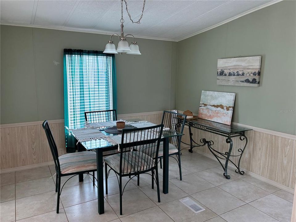 For Sale: $140,000 (2 beds, 2 baths, 792 Square Feet)