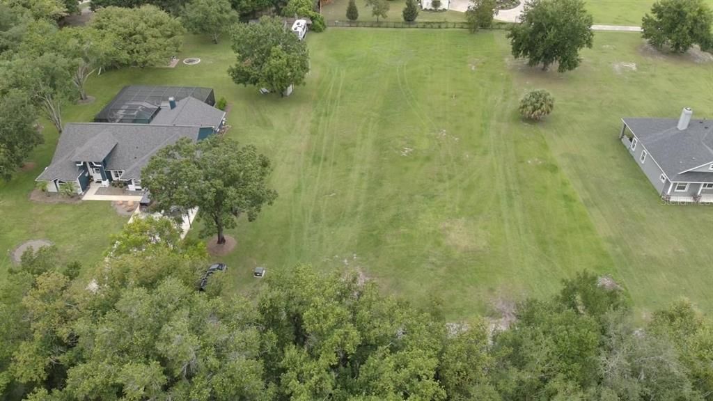 待售: $239,900 (1.03 acres)