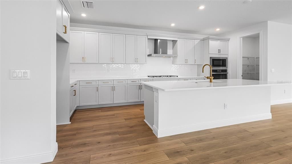 For Sale: $559,990 (3 beds, 3 baths, 2289 Square Feet)