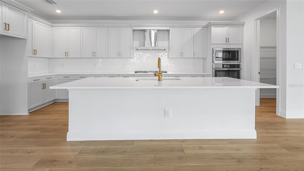 For Sale: $559,990 (3 beds, 3 baths, 2289 Square Feet)