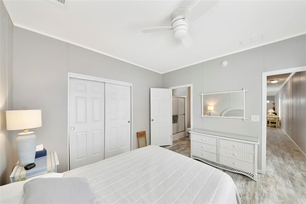 En Venta: $194,900 (2 camas, 2 baños, 930 Pies cuadrados)