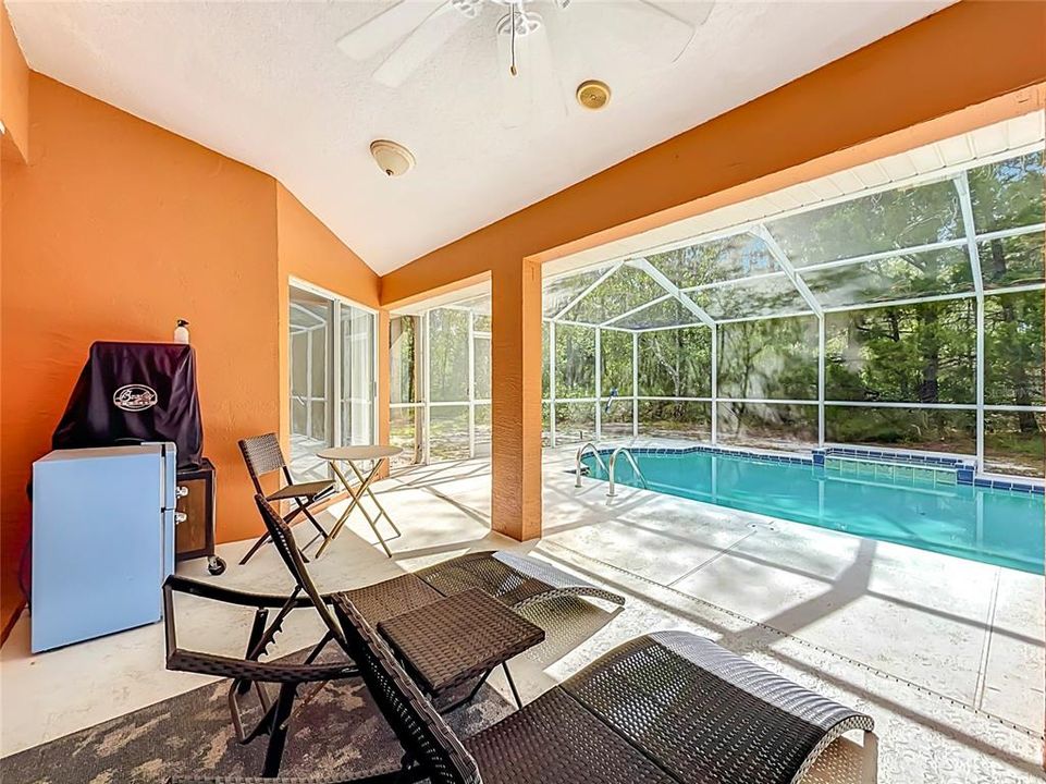 For Sale: $329,900 (3 beds, 2 baths, 1781 Square Feet)