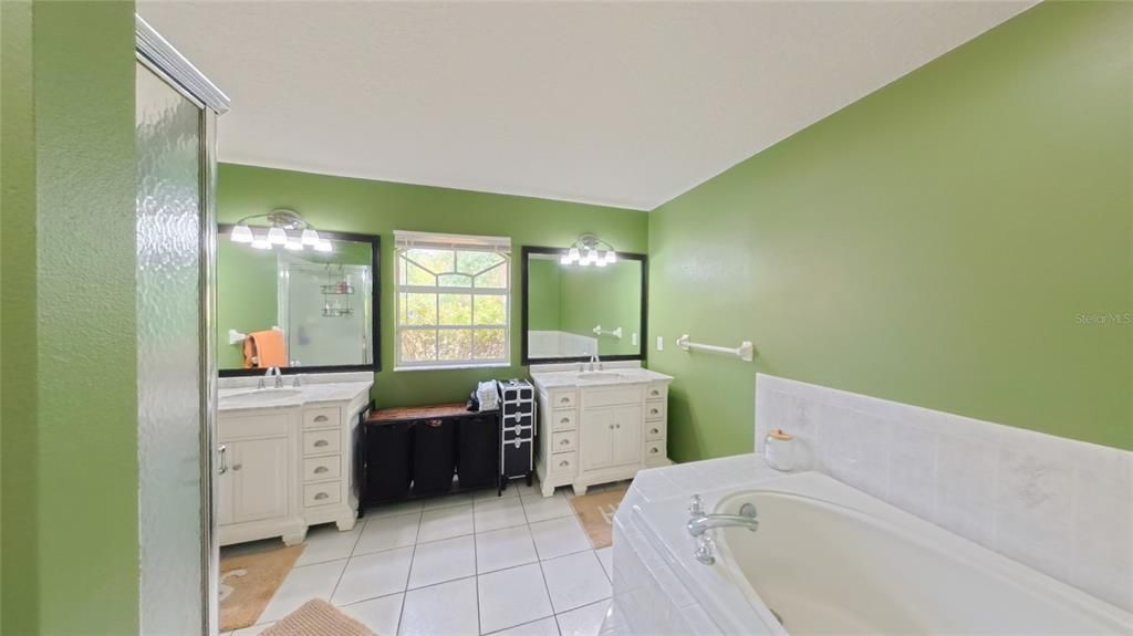 For Sale: $329,900 (3 beds, 2 baths, 1781 Square Feet)