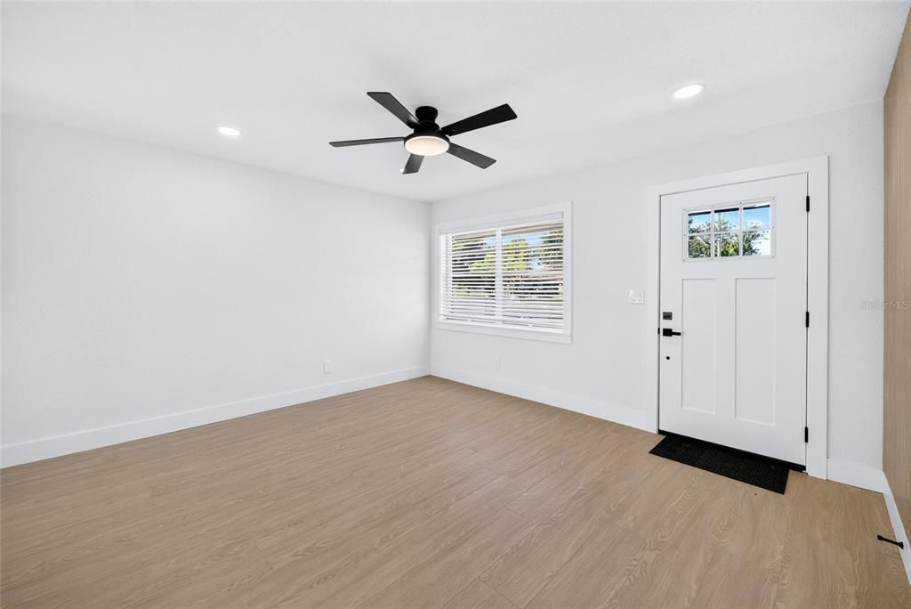 For Sale: $415,000 (3 beds, 2 baths, 1122 Square Feet)