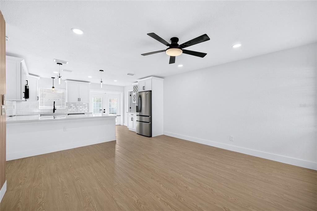 For Sale: $415,000 (3 beds, 2 baths, 1122 Square Feet)