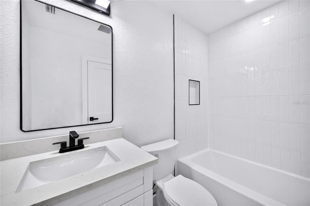 For Sale: $415,000 (3 beds, 2 baths, 1122 Square Feet)