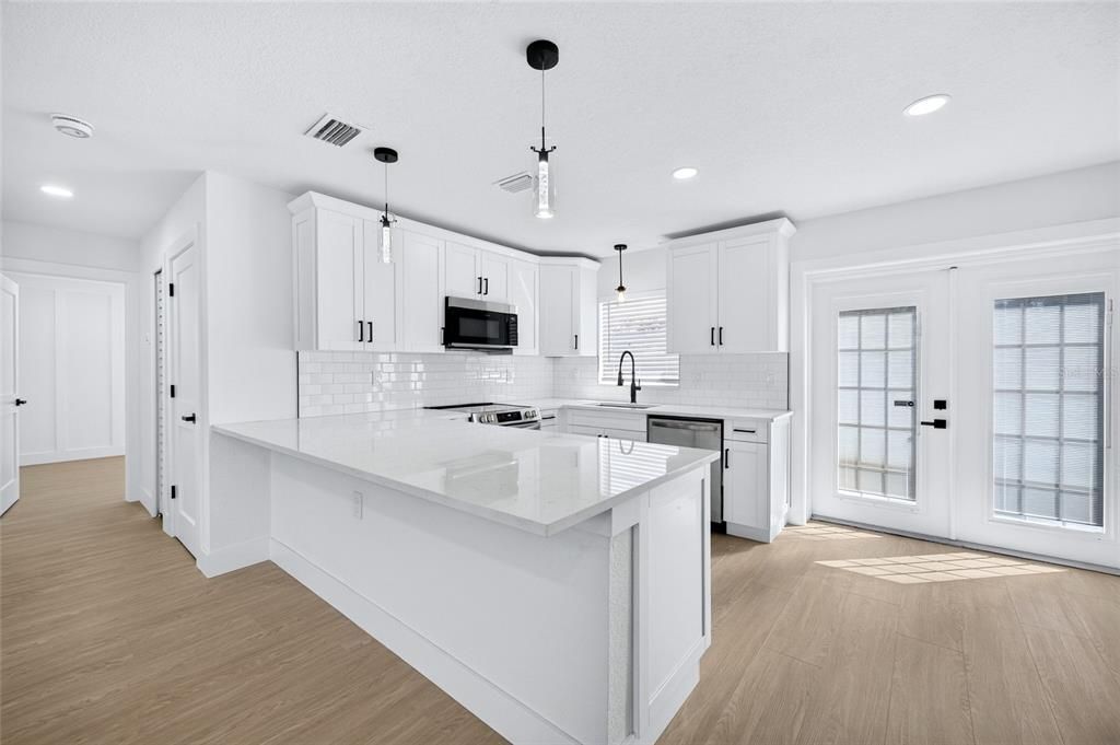 For Sale: $415,000 (3 beds, 2 baths, 1122 Square Feet)