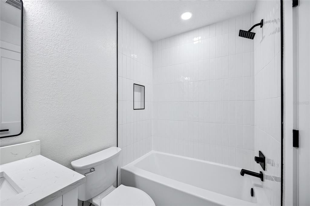 For Sale: $415,000 (3 beds, 2 baths, 1122 Square Feet)