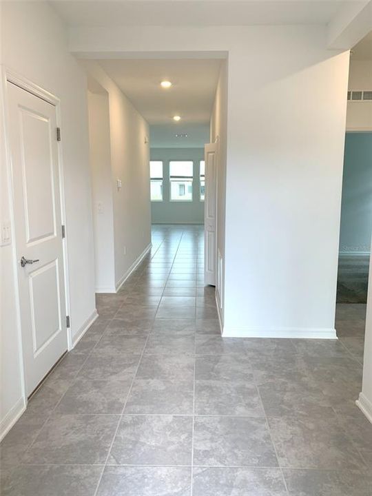 For Rent: $2,800 (4 beds, 2 baths, 1843 Square Feet)