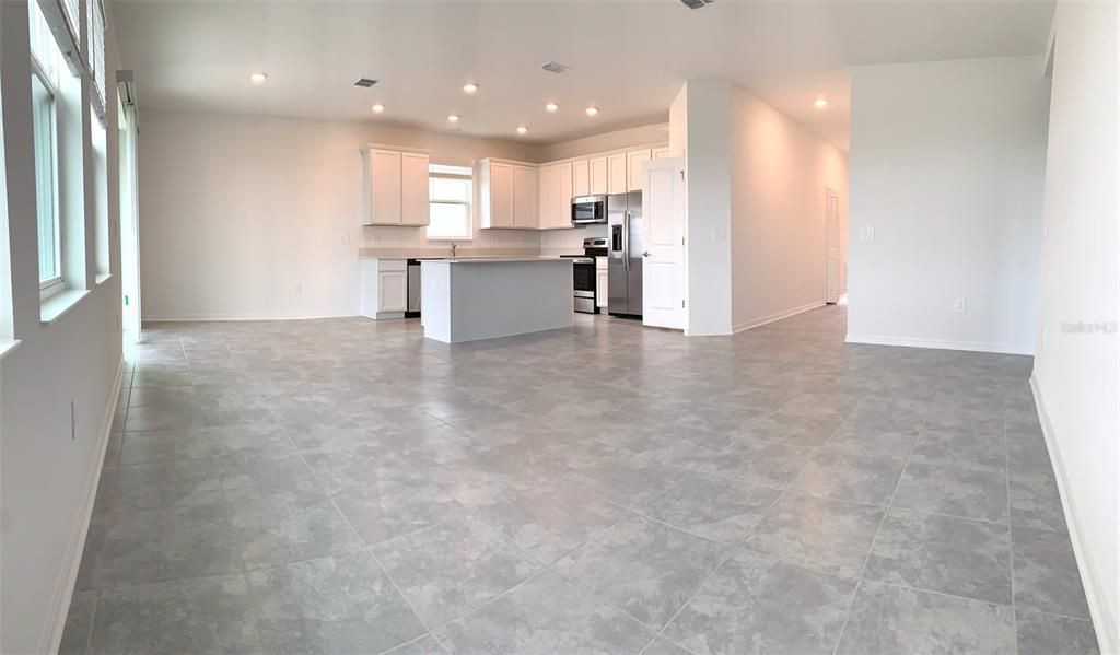For Rent: $2,800 (4 beds, 2 baths, 1843 Square Feet)