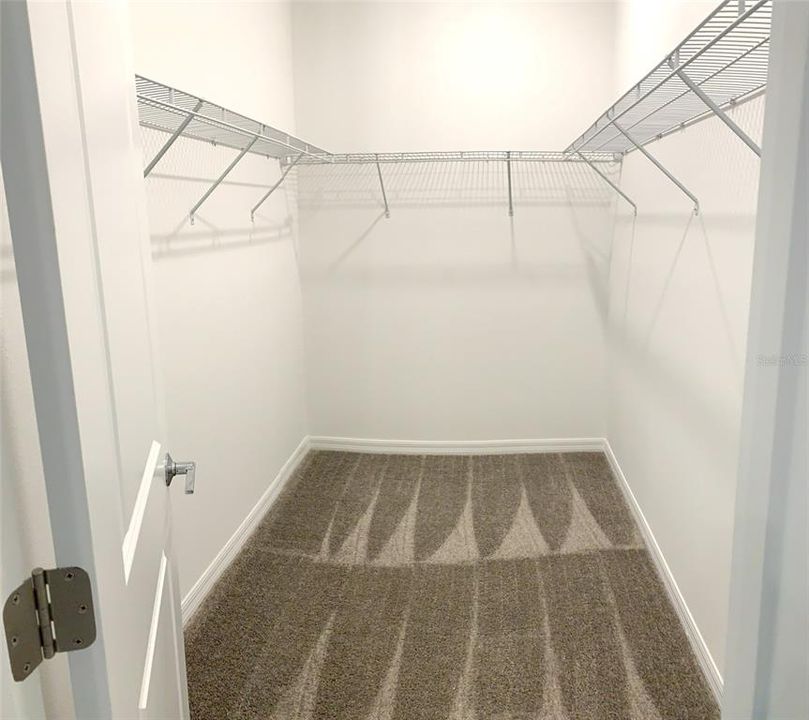 For Rent: $2,800 (4 beds, 2 baths, 1843 Square Feet)
