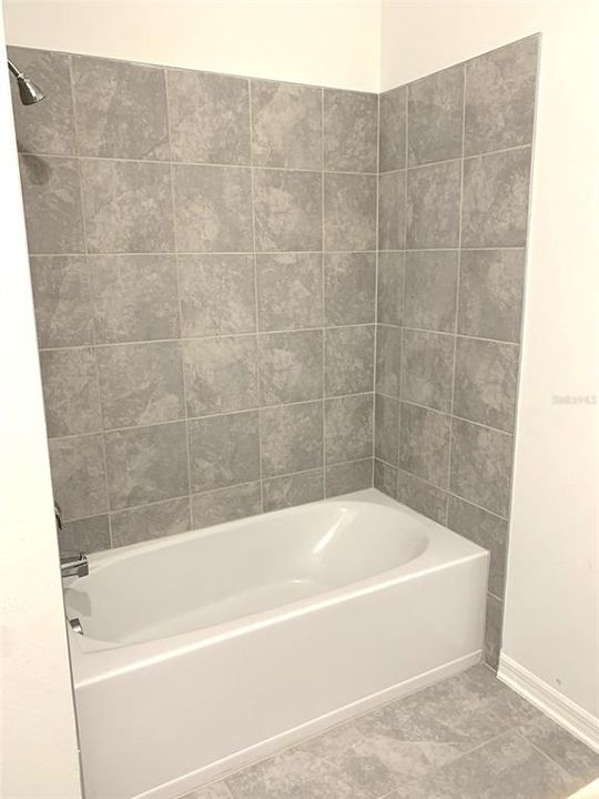 For Rent: $2,800 (4 beds, 2 baths, 1843 Square Feet)