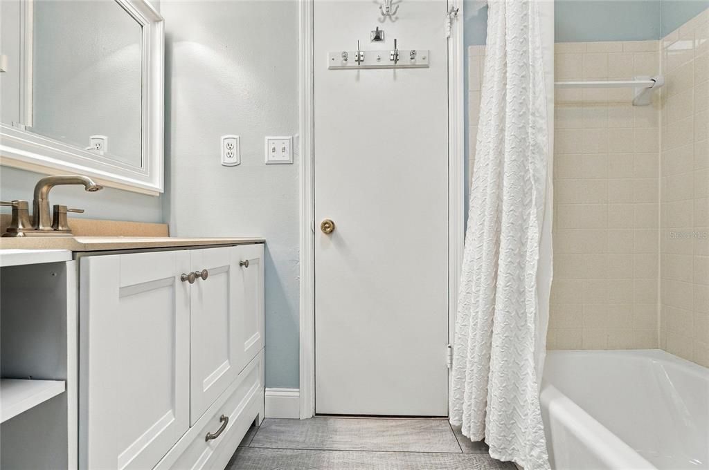 For Sale: $179,000 (3 beds, 2 baths, 1584 Square Feet)