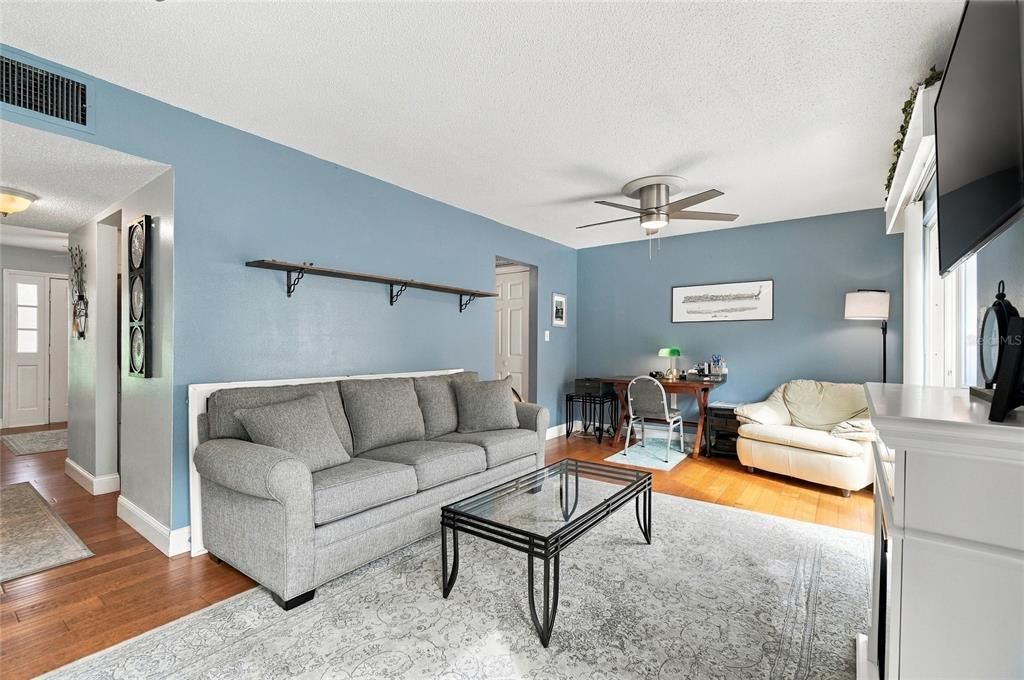 For Sale: $179,000 (3 beds, 2 baths, 1584 Square Feet)