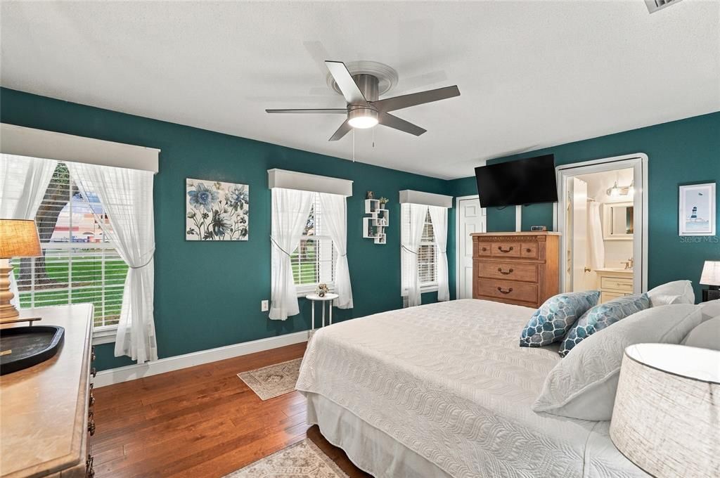 For Sale: $179,000 (3 beds, 2 baths, 1584 Square Feet)
