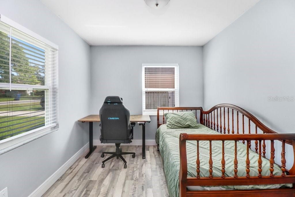 For Sale: $348,000 (3 beds, 2 baths, 1255 Square Feet)