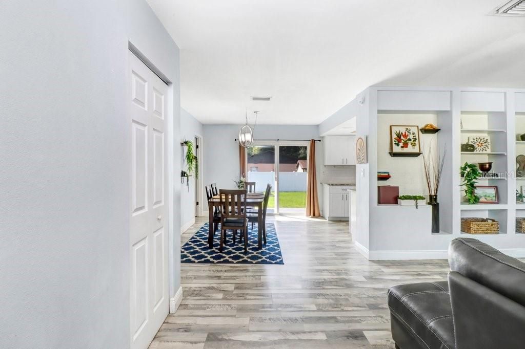 For Sale: $348,000 (3 beds, 2 baths, 1255 Square Feet)