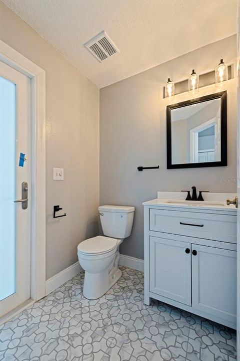 For Sale: $725,000 (3 beds, 2 baths, 2069 Square Feet)