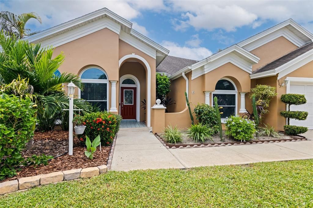 For Sale: $725,000 (3 beds, 2 baths, 2069 Square Feet)