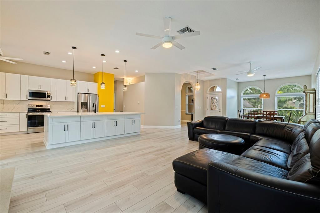 For Sale: $725,000 (3 beds, 2 baths, 2069 Square Feet)