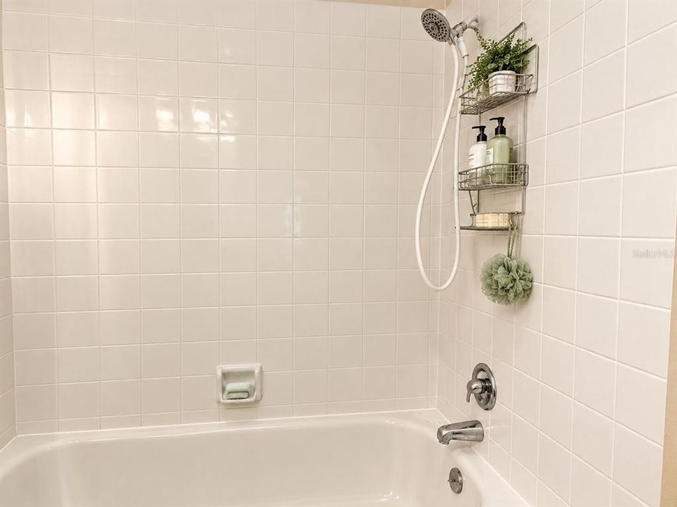 En Venta: $219,900 (2 camas, 2 baños, 1156 Pies cuadrados)